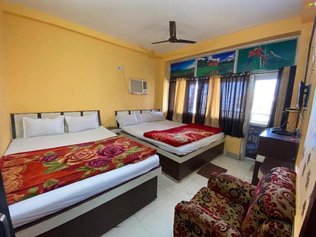 Staymaker Hotel Prerana ธาราพิธ ภายนอก รูปภาพ